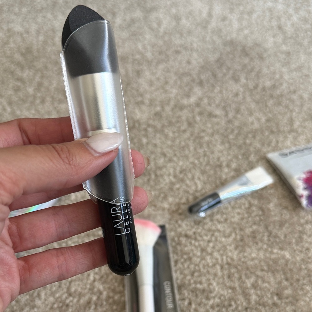 Laura Geller Black and Silver Makeup Brush sponge
